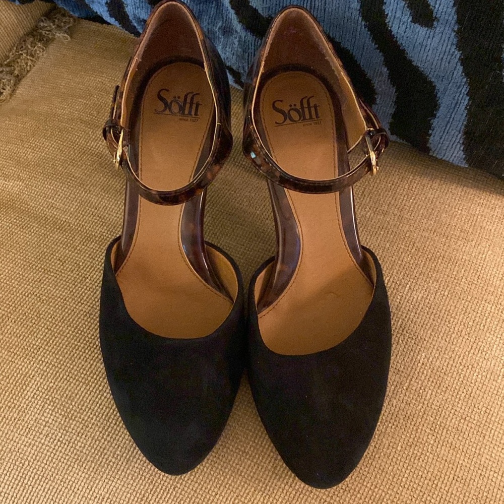 Sofft Almond Toe Suede Patent Heel